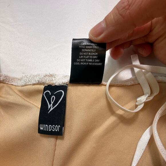 Windsor White Floral Lace Bodycon Mini Dress Spaghetti Strap Nude Lined Sz Small - Picture 10 of 11